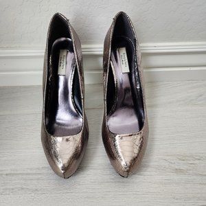 Simply Vera Wang Karina silver Heels size 9